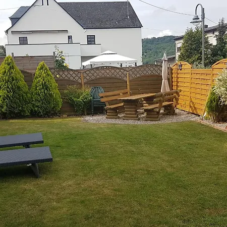 アパート With Garden In Dhron *